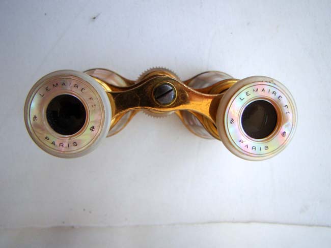 A pair of mother-of-pearl mounted Opera glasses by Lemaire of Paris circa 1890 — image 2